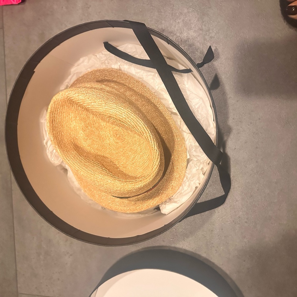 Gucci Tan Straw Hat with Green Band